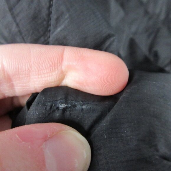 Rhone Tundra Quilted Hooded Jacket Men's M Black Polyester Puffer Jacket 462 - Picture 13 of 16